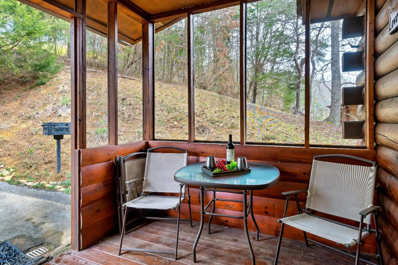 Love Shack Sevierville Zewnętrze zdjęcie